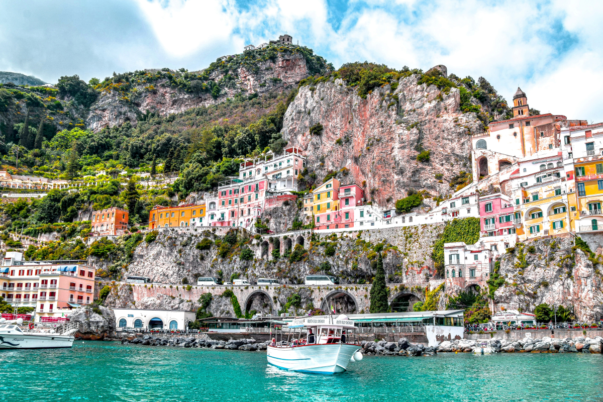 Coasta Amalfi: O Bijuterie a Italiei